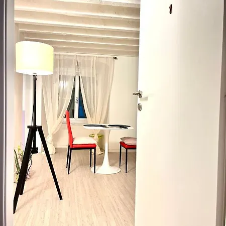 Amogenova - 5 Minuti Dal Centro דירה